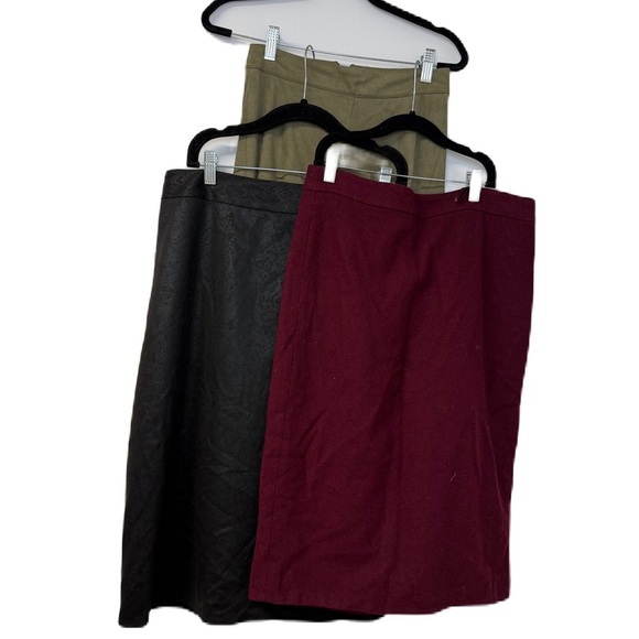Elegant Women's Skirt Set - snakeskin Black, Burgundy, and Olive - Picture 3 of 6